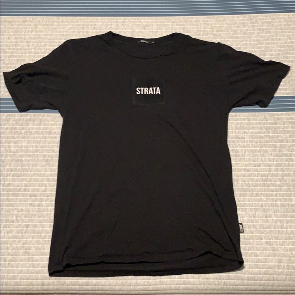 Strata size M tee men’s